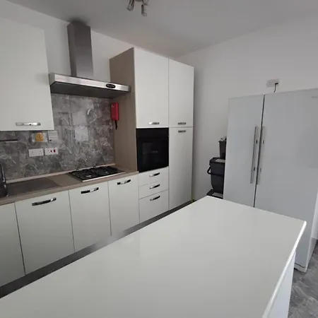 Calida Penthouse Homestay *
