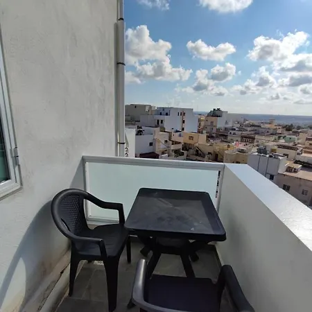 Calida Penthouse Homestay *