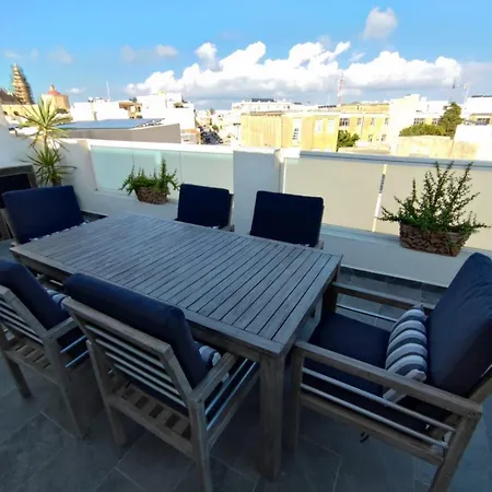 Calida Penthouse منزل للإقامة