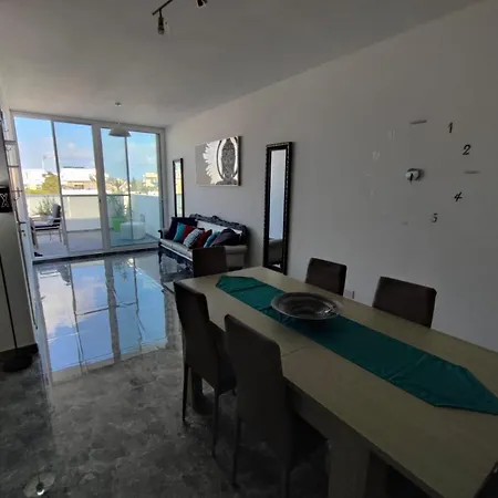Calida Penthouse منزل للإقامة *